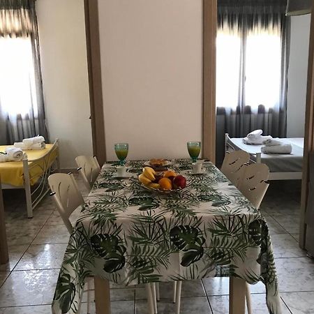 Kostas Apartment イエリソス エクステリア 写真