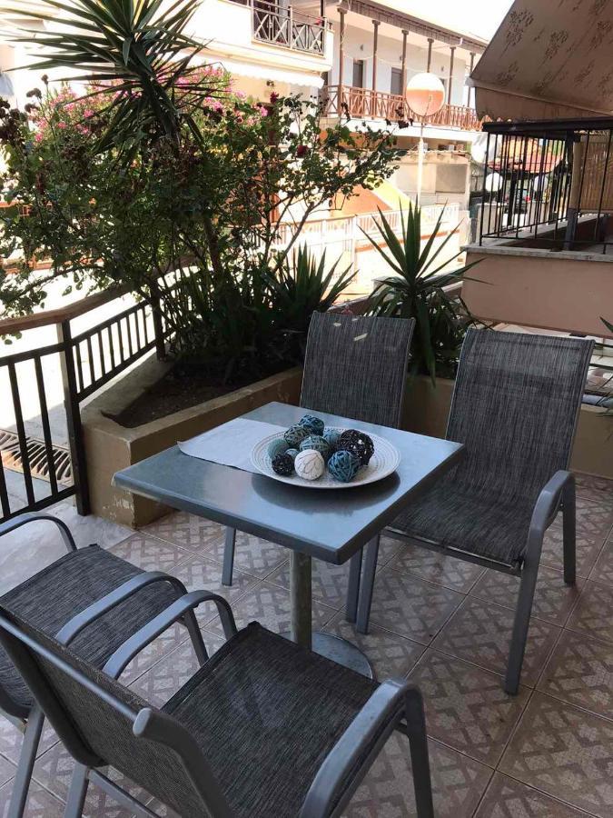 Kostas Apartment イエリソス エクステリア 写真